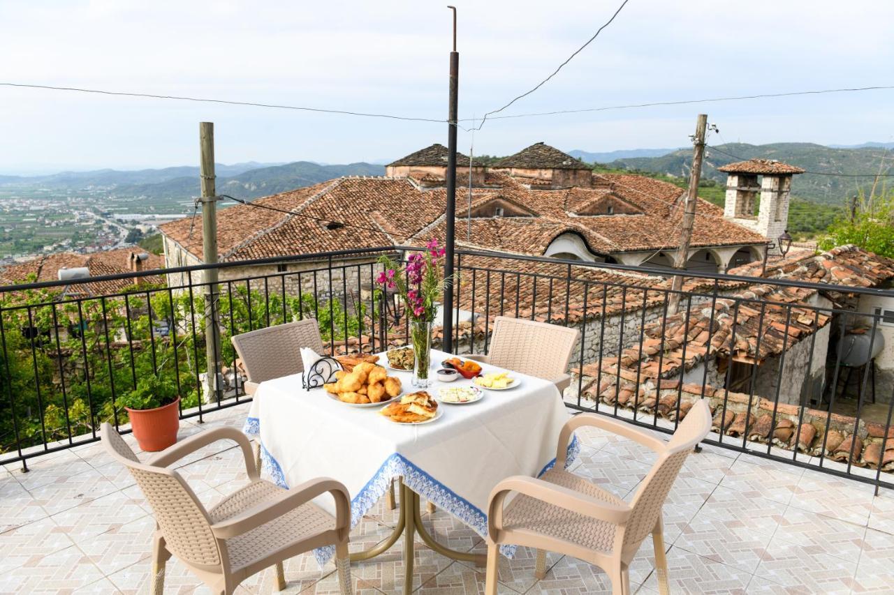 Guest House Luli 베라트 외부 사진