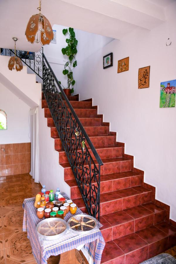Guest House Luli 베라트 외부 사진