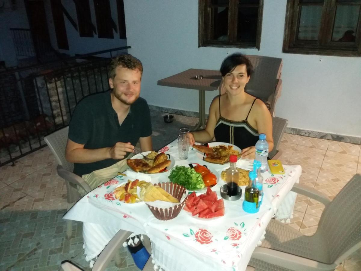Guest House Luli 베라트 외부 사진