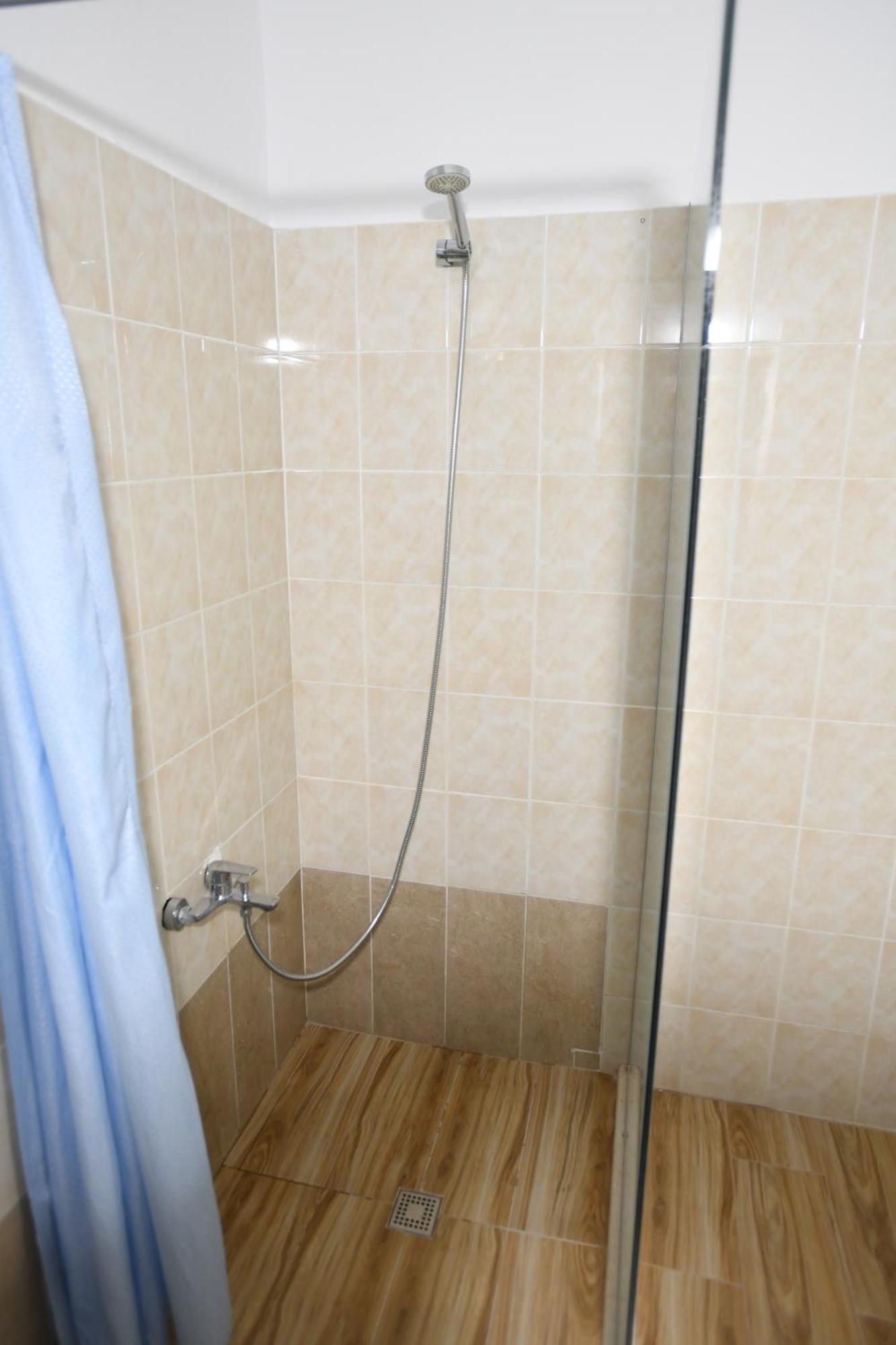 Guest House Luli 베라트 외부 사진