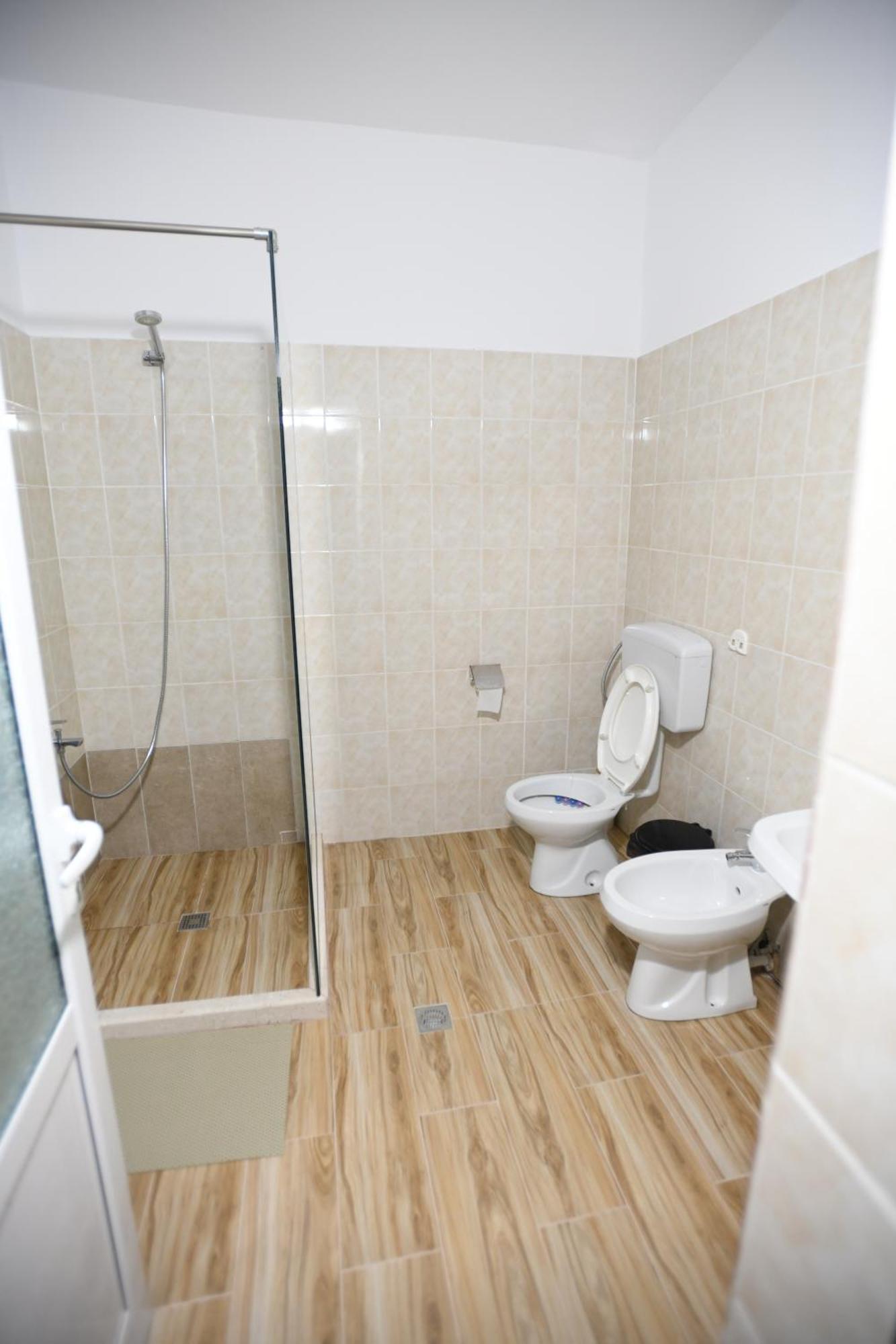 Guest House Luli 베라트 외부 사진