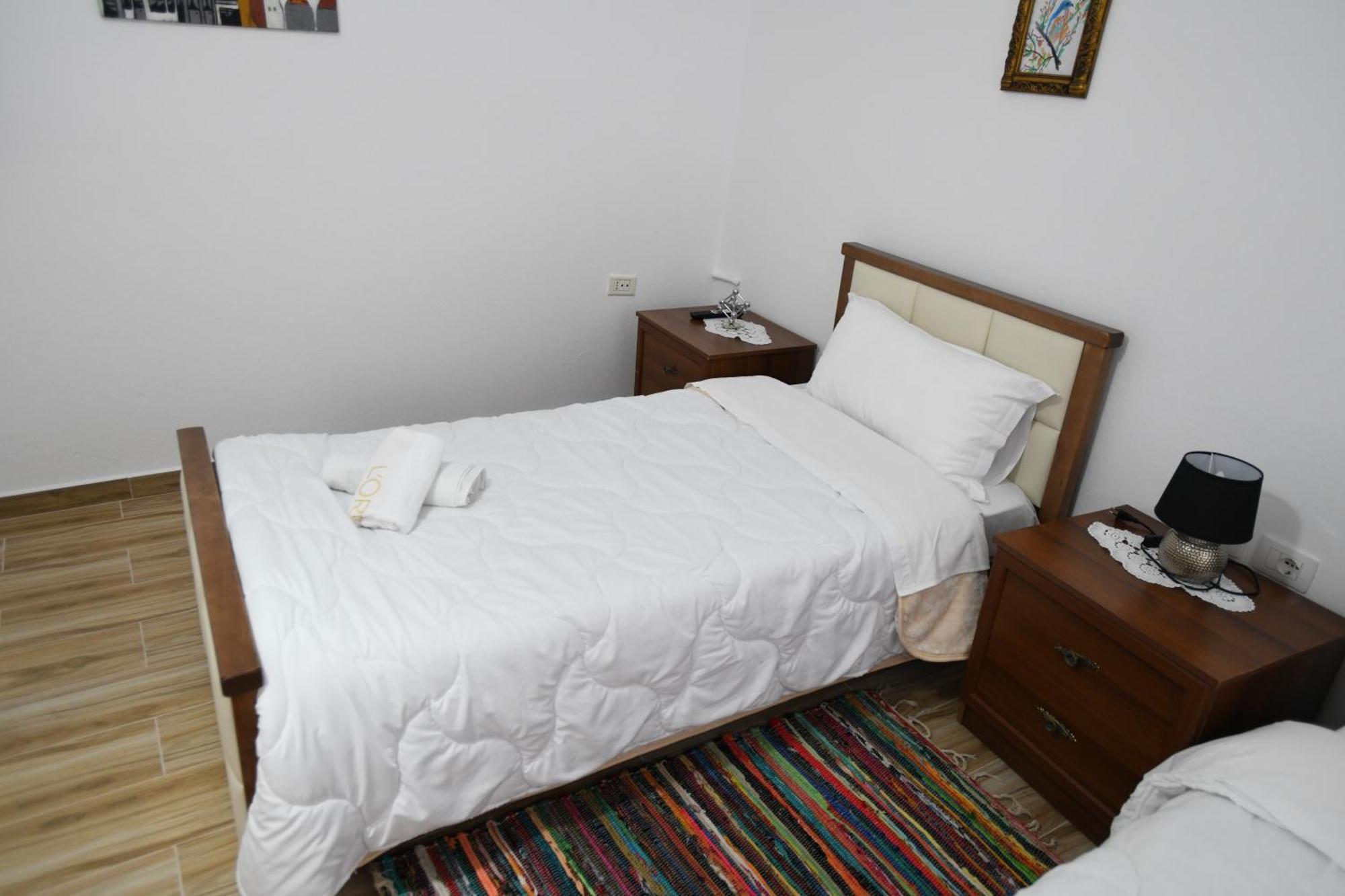 Guest House Luli 베라트 외부 사진