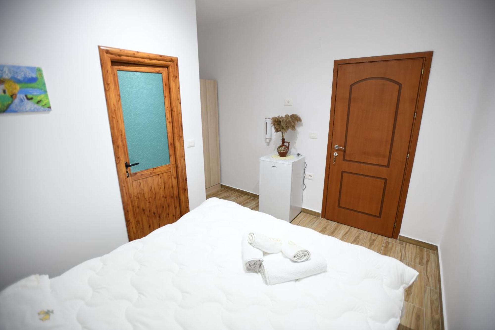 Guest House Luli 베라트 외부 사진